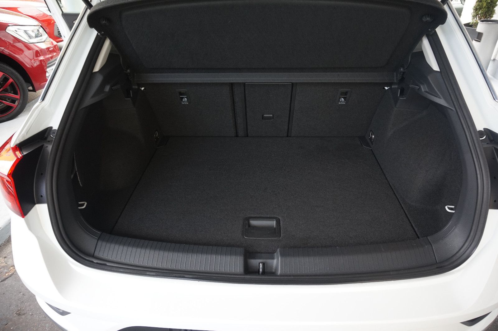 Volkswagen T-Roc Style - Samsaru's Car Outlet