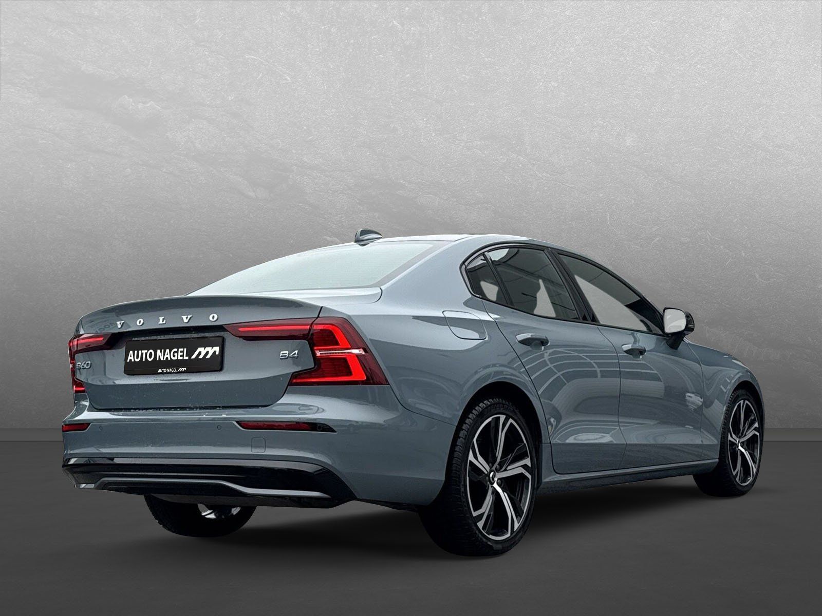 Volvo S60 B4 Benzin MHEV Plus Dark *PANO+Standheiz*