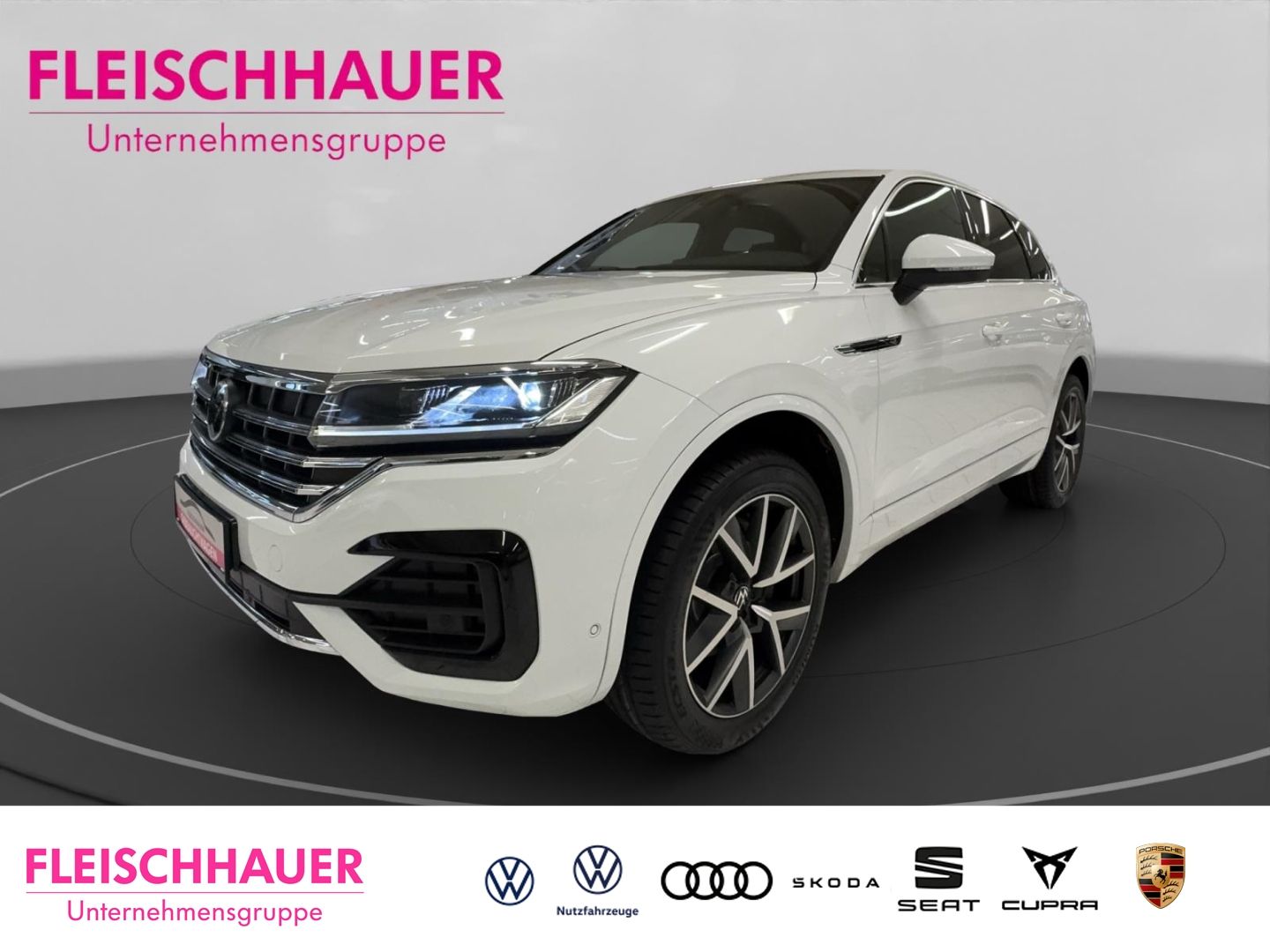 Volkswagen Touareg 3.0 TDI V6 4M R-Line - Samsaru's Car Outlet