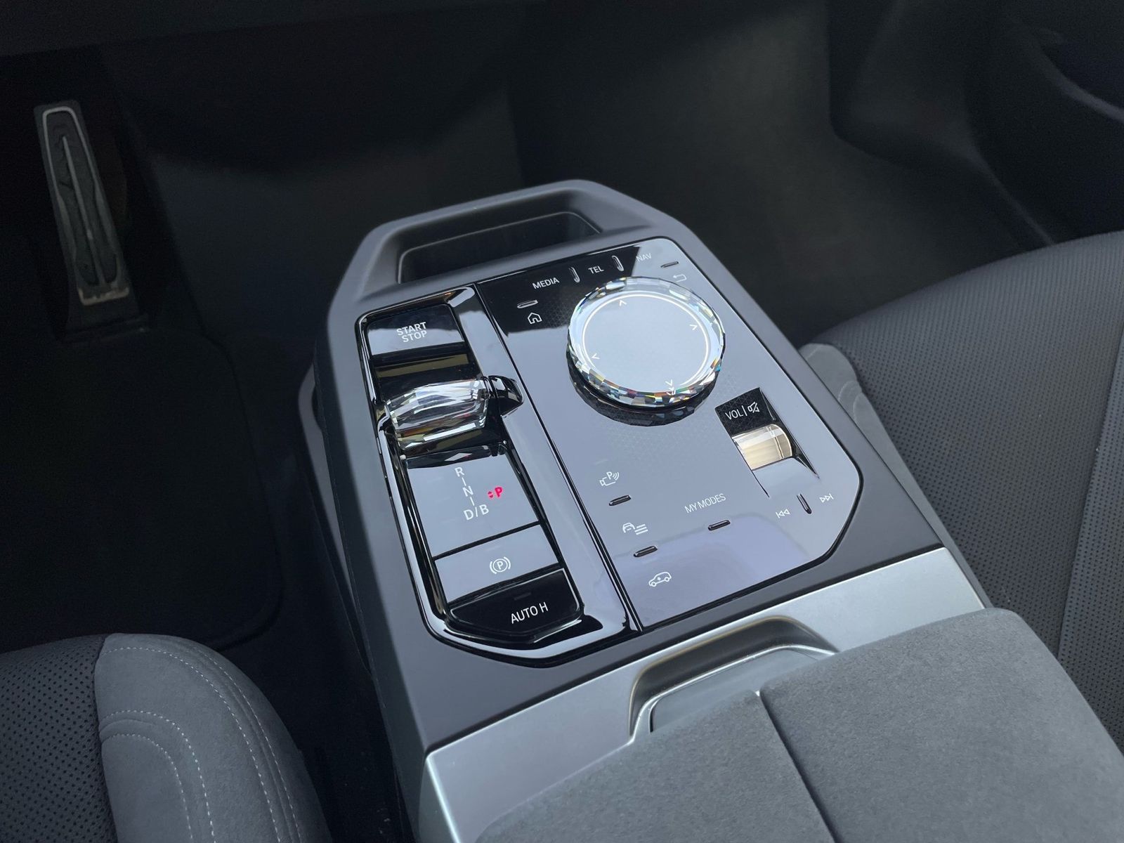 BMW iX xDrive60 M Sport Pro || Pano AHK Autobahnass