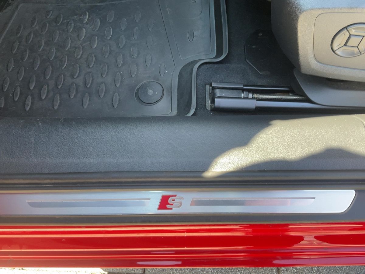 Audi A6 Avant 50 TFSI e quattro S line - Samsaru's Car Outlet