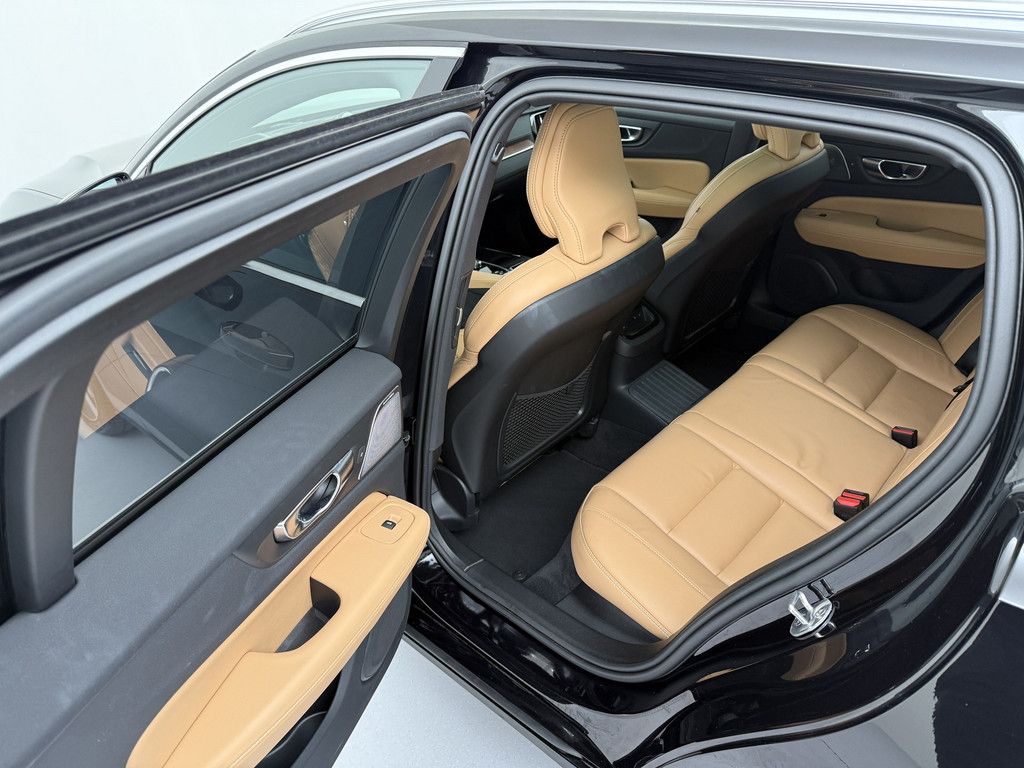 Volvo V60 T6 Ultra Bright Recharge Plug-In Hybrid AWD