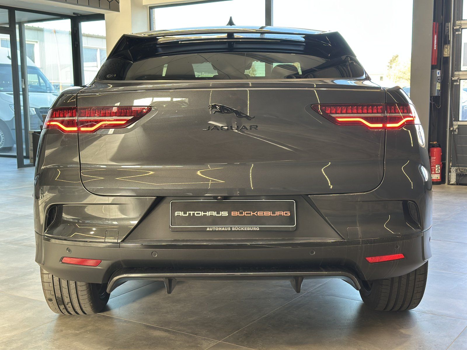 Jaguar I-PACE EV400 R-Dynamic HSE