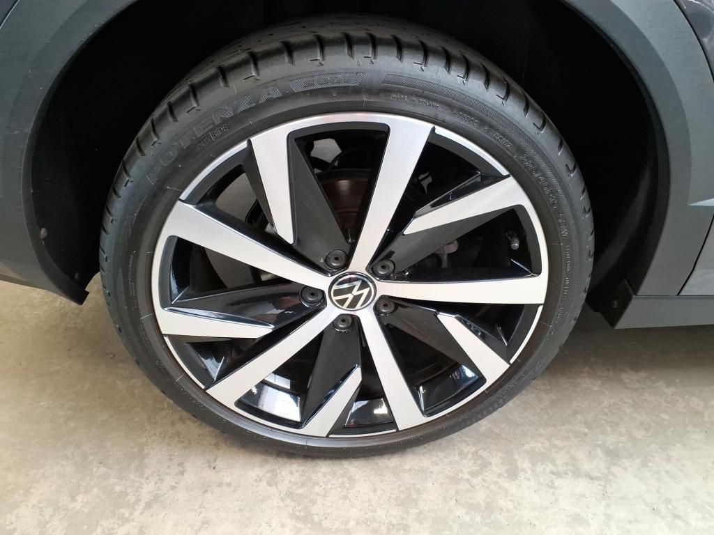Volkswagen T-Roc R-Line 1.5 TSI - Samsaru's Car Outlet