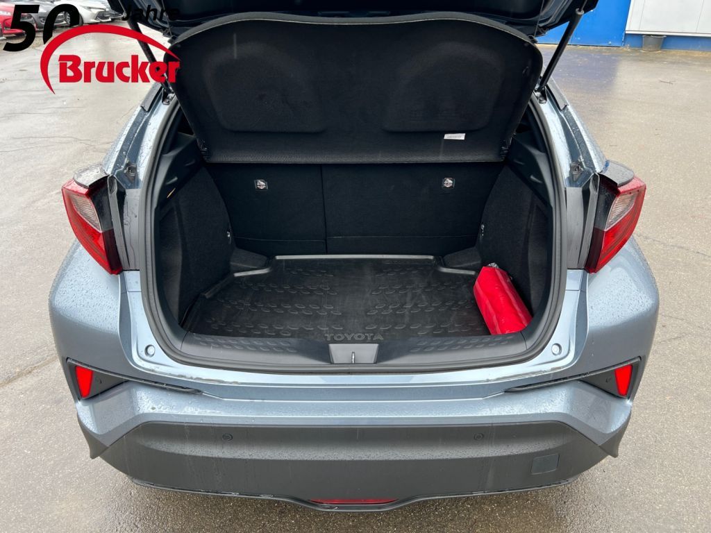 Toyota C-HR Hybrid Team - Samsaru's Car Outlet