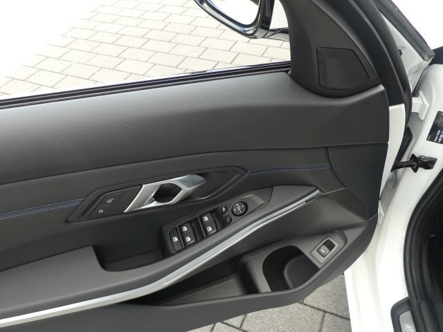 BMW 320 d xDriv Tou M Sport PRO ACC°Pano°Stdhzg.°19Z