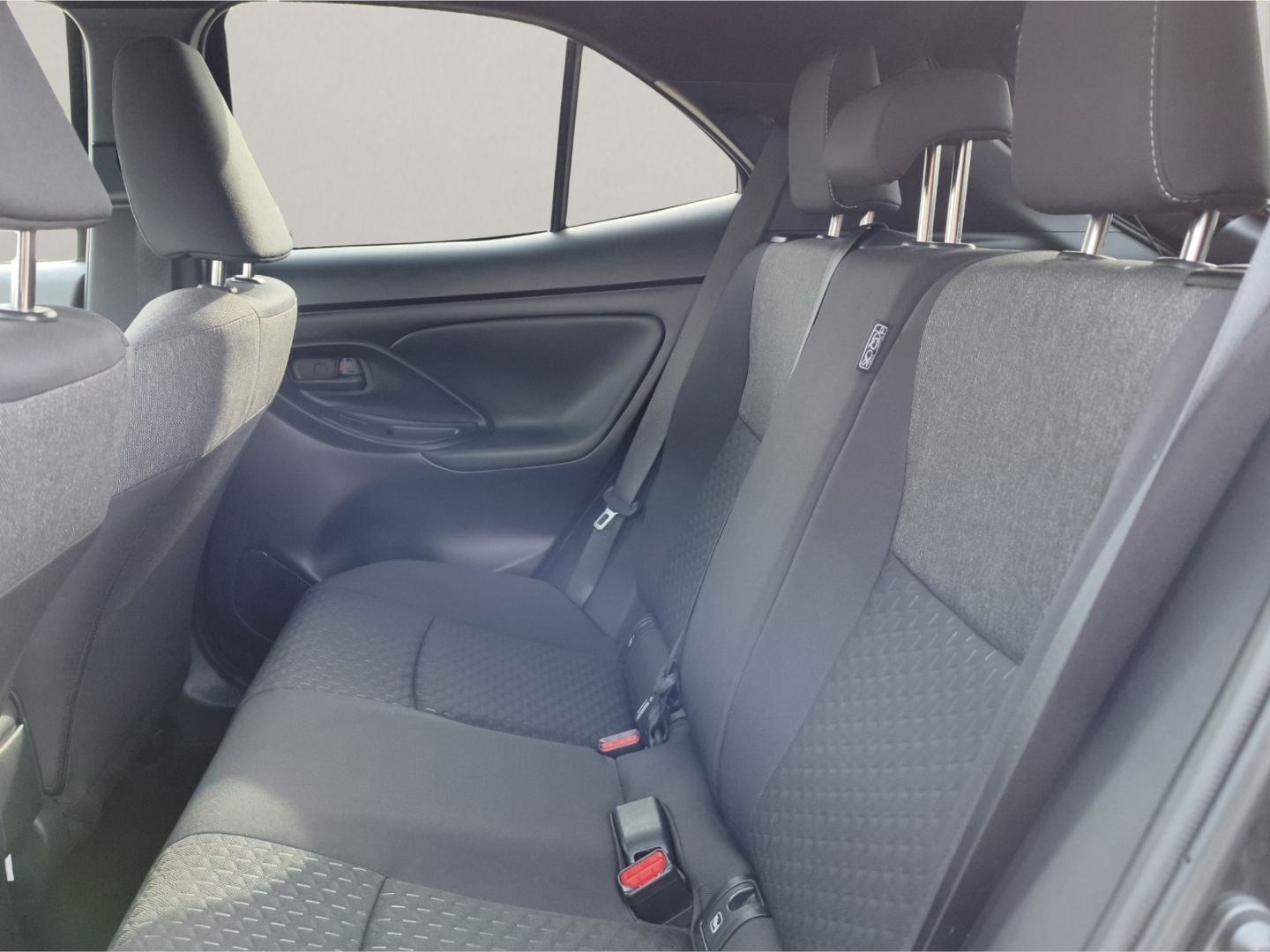 Toyota Yaris Cross Teamplayer+WINTER-P+GJ-RÄDER !!