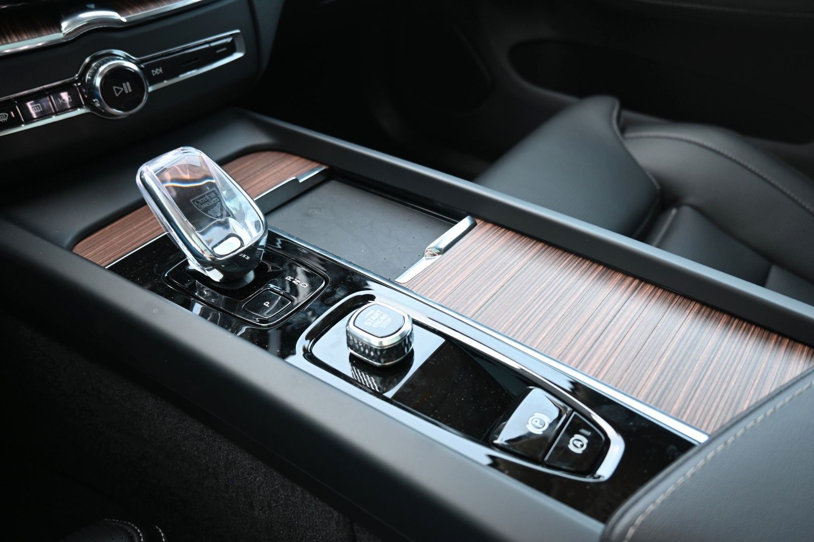 Volvo XC60 T6 AWD RC Plus Bright*PANO*360*Luft*H&K*ACC