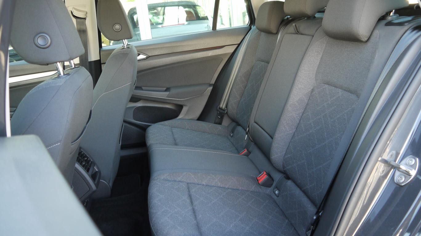 Volkswagen Golf VIII Variant Life - Samsaru's Car Outlet