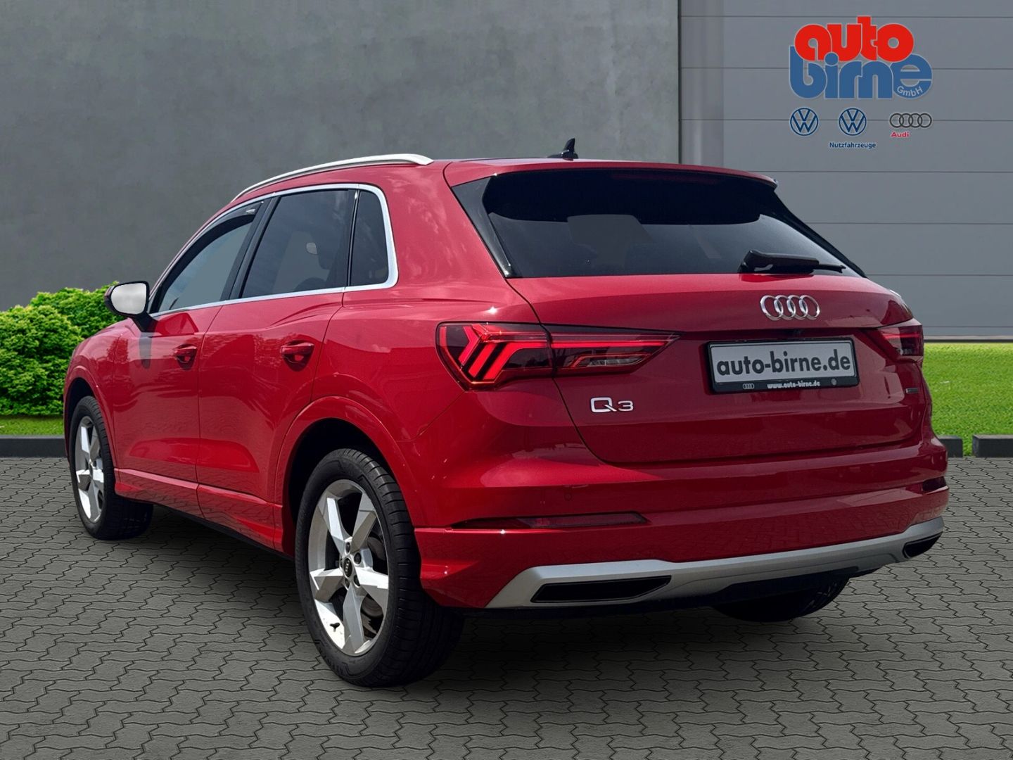 Audi Q3 40 TFSI quattro advanced - Samsaru's Car Outlet