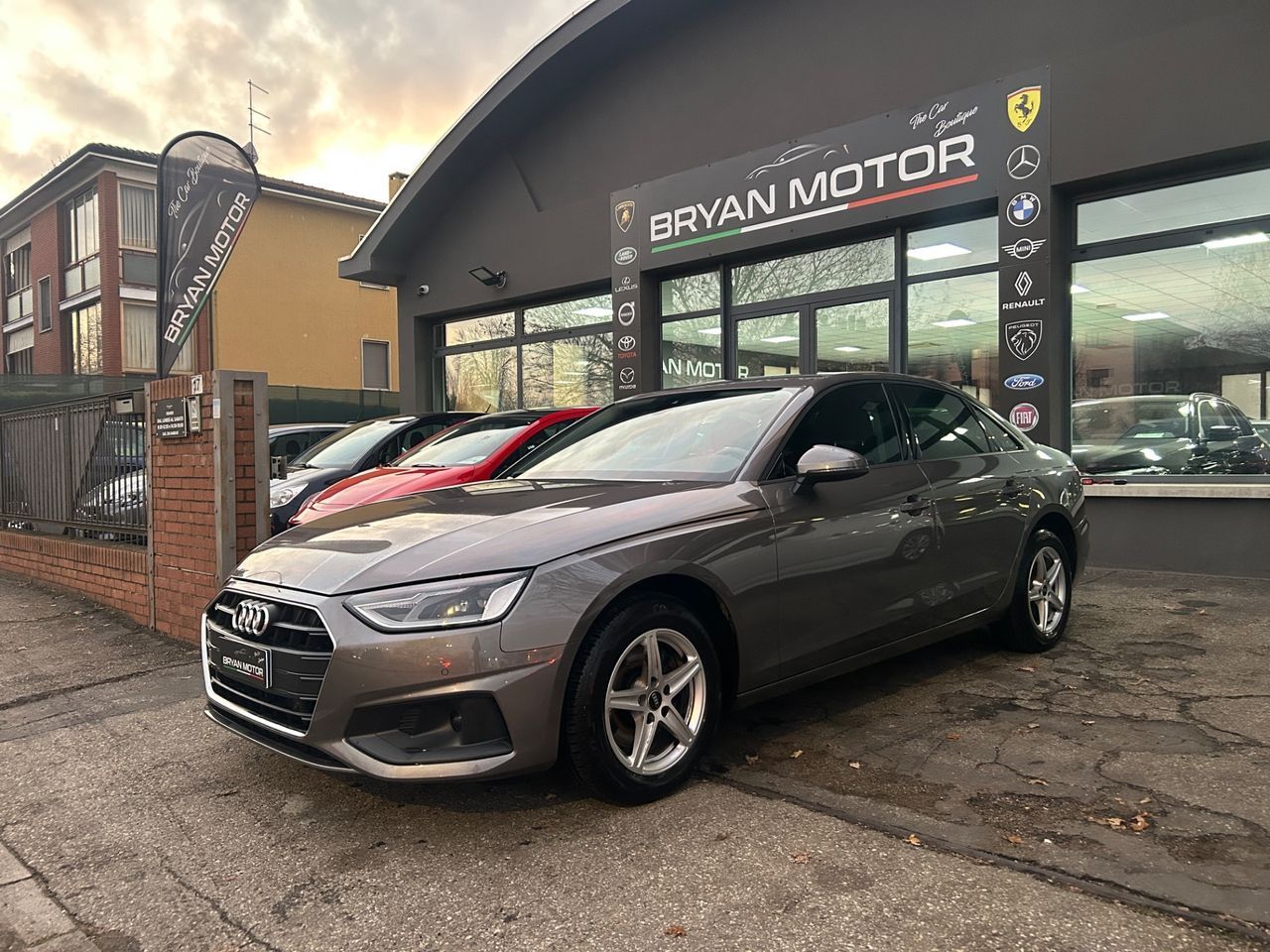 Audi A4 30 TDI S tronic Business Advanced - Samsaru's Car Outlet