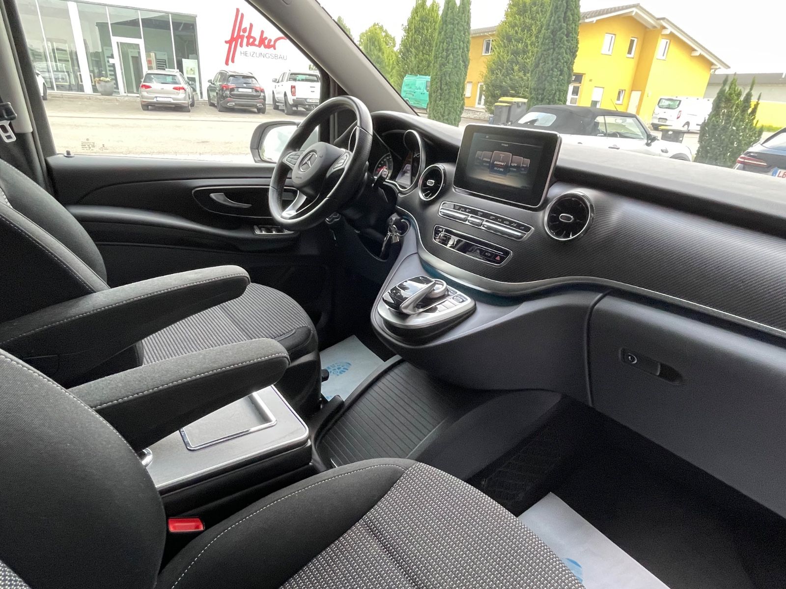 Mercedes-Benz V 300 d AMG - Samsaru's Car Outlet