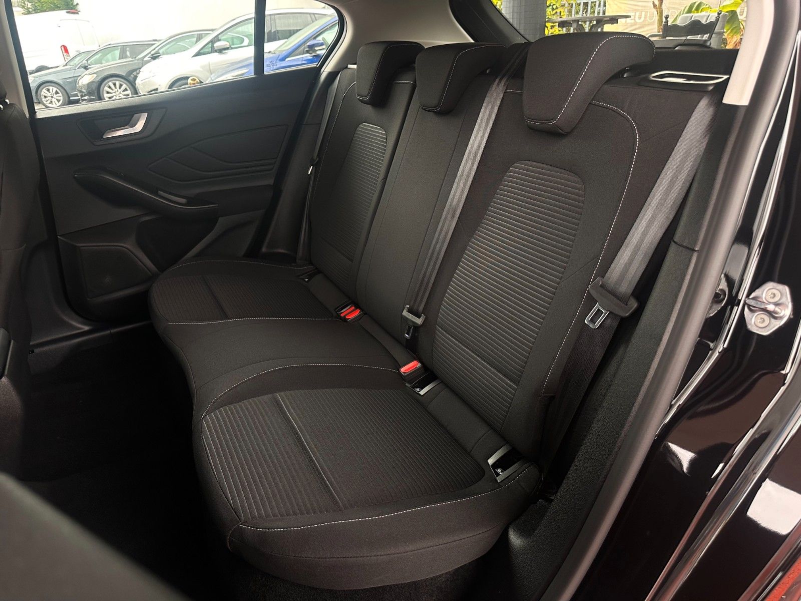 Ford Focus Lim. Titanium| Navi | LED | Assistenzpaket