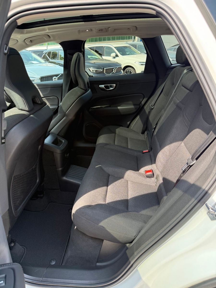 Volvo XC60 T6 AWD+INSCRIPTION+AHK+20"+PANO