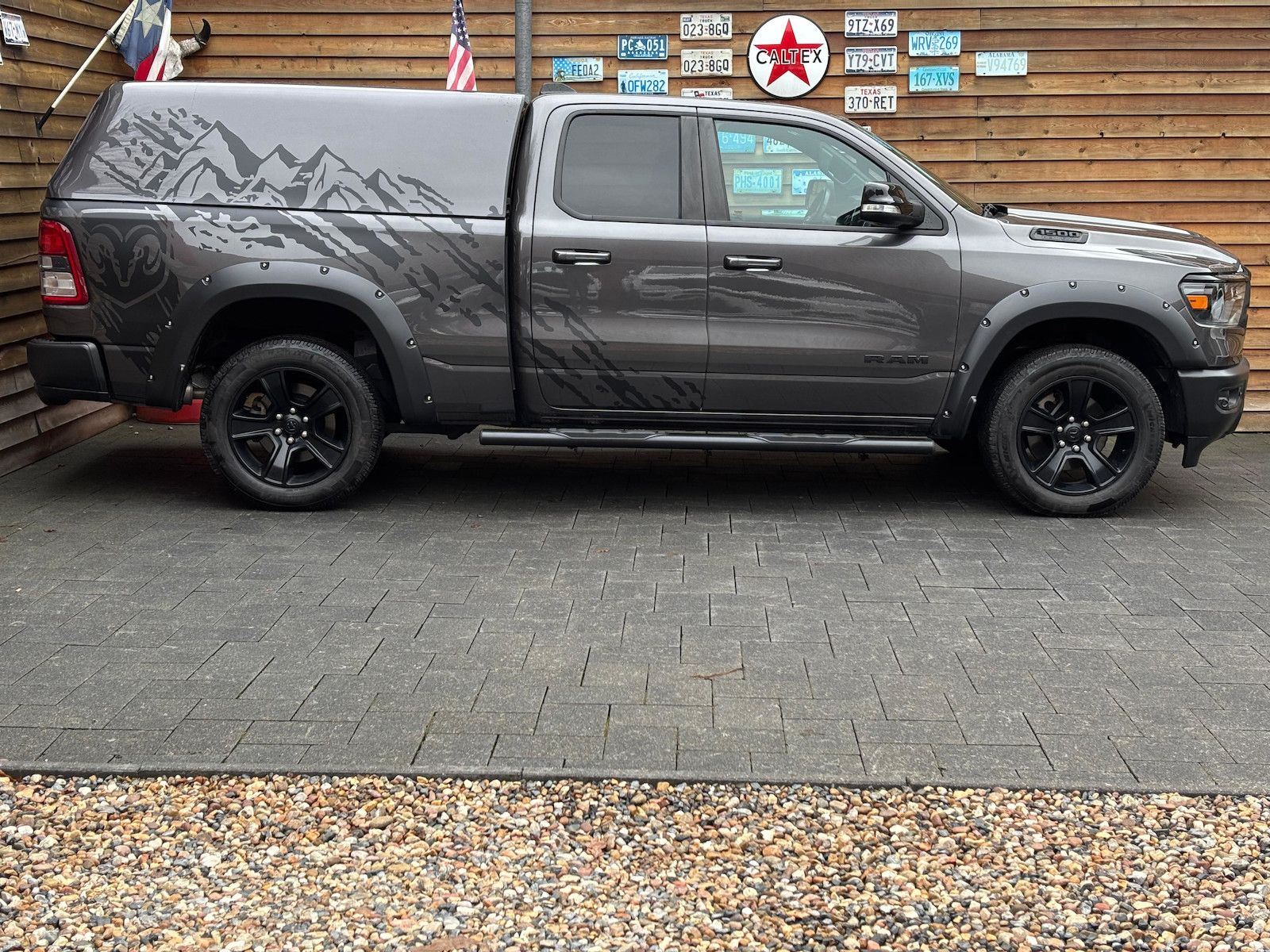 Dodge RAM 1500 5,7L Gen5 Hardtop QuadCab Leder LPG