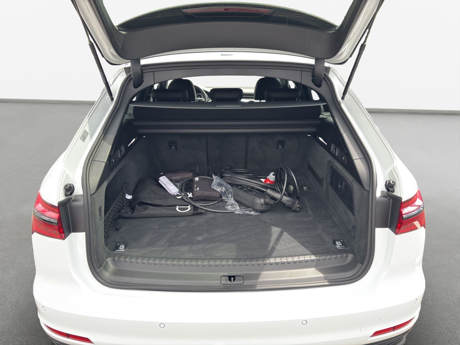 Audi A6 Avant 50 TFSIe qu. S-LINE*NAVI-PLUS*MATRIX*HU