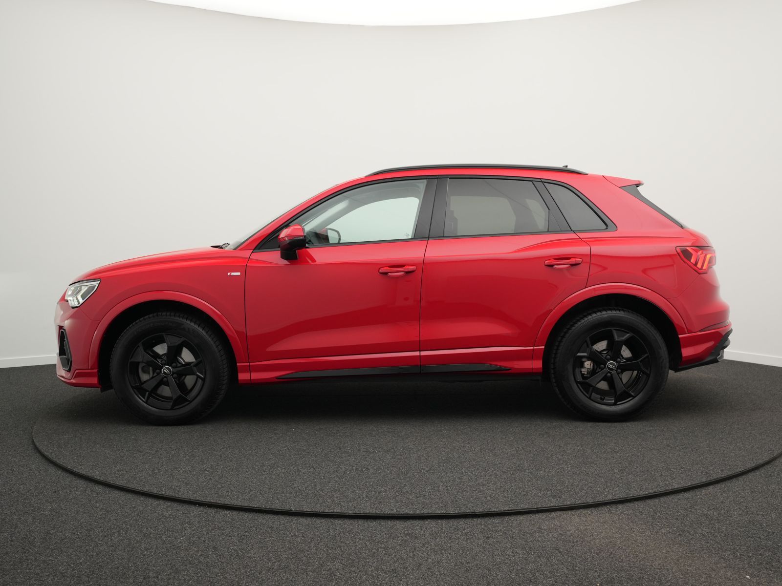 Audi Q3 S line 40 TFSI quattro S tr. *AHK*StdHZ*19''*