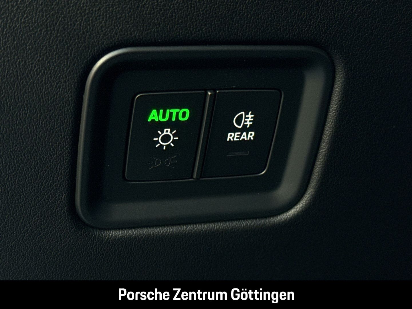 Porsche Macan 4 Kupferrubin BOSE Panorama Luftfederung