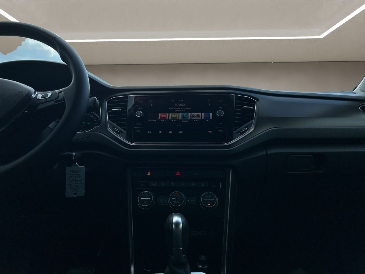 Volkswagen T-Roc Style 1.5 TSI DSG - Samsaru's Car Outlet