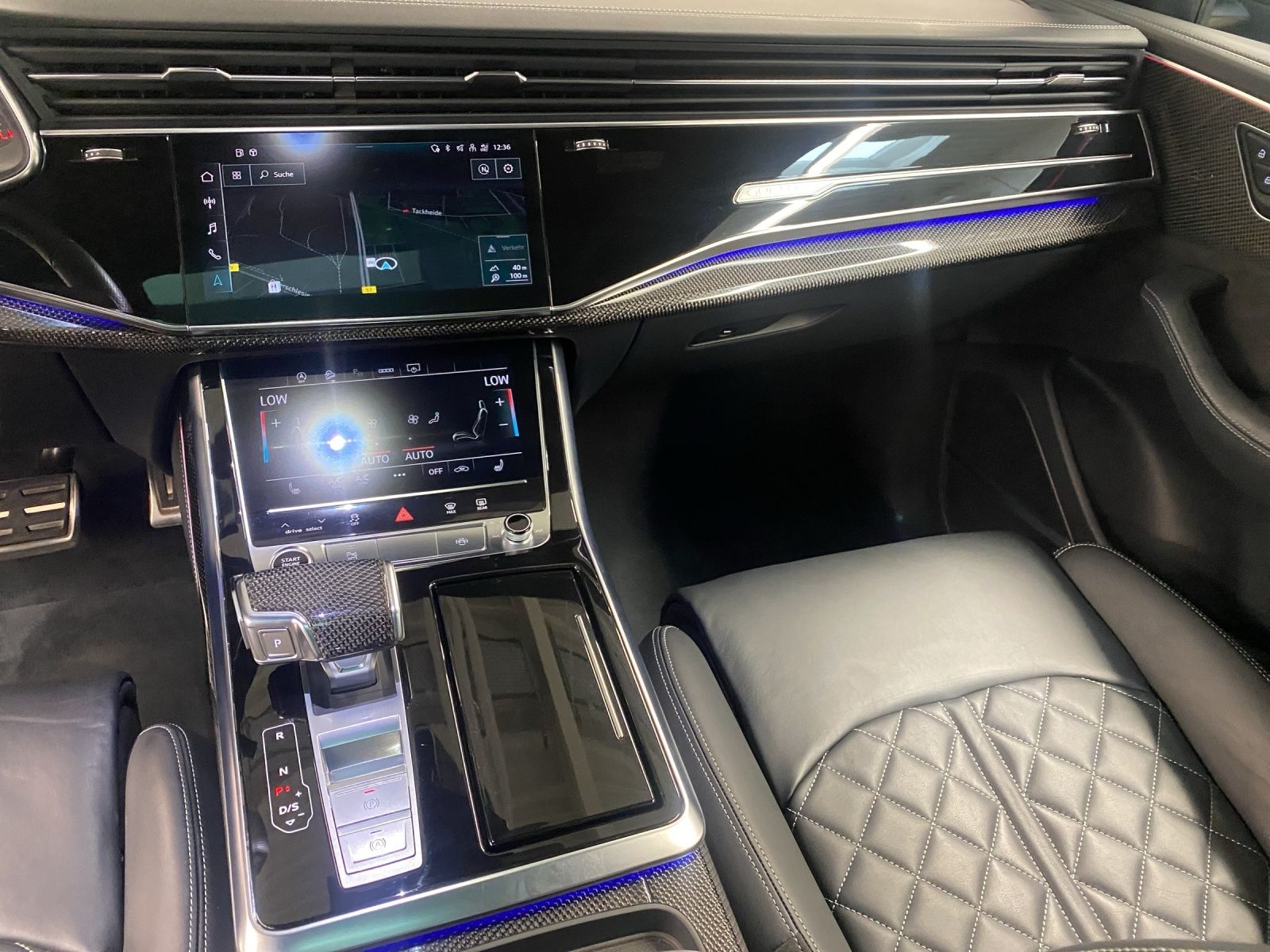 Audi Q8 55 3.0 TFSI quattro competition plus S-line - Samsaru's Car Outlet