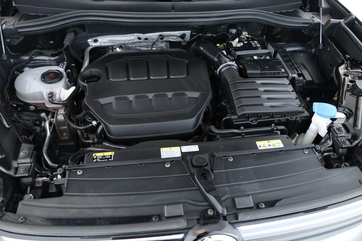 Volkswagen Tiguan 2.0 TSI DSG 4M R-Line IQ Pano Nav 360 AHK