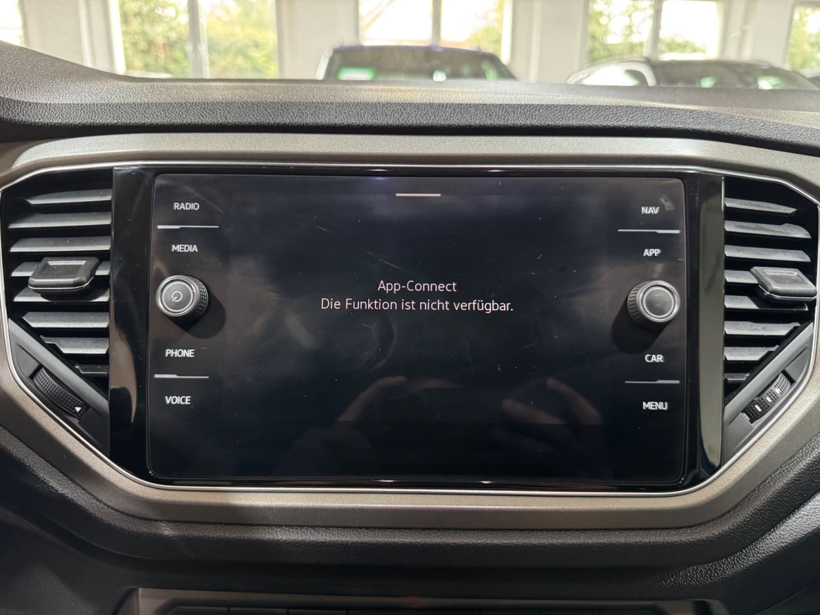 Volkswagen T-Roc Style 2.0 TDI DSG - Samsaru's Car Outlet
