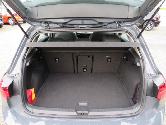 Volkswagen Golf Style VIII Sport Edition 1.5 TSI - Samsaru's Car Outlet