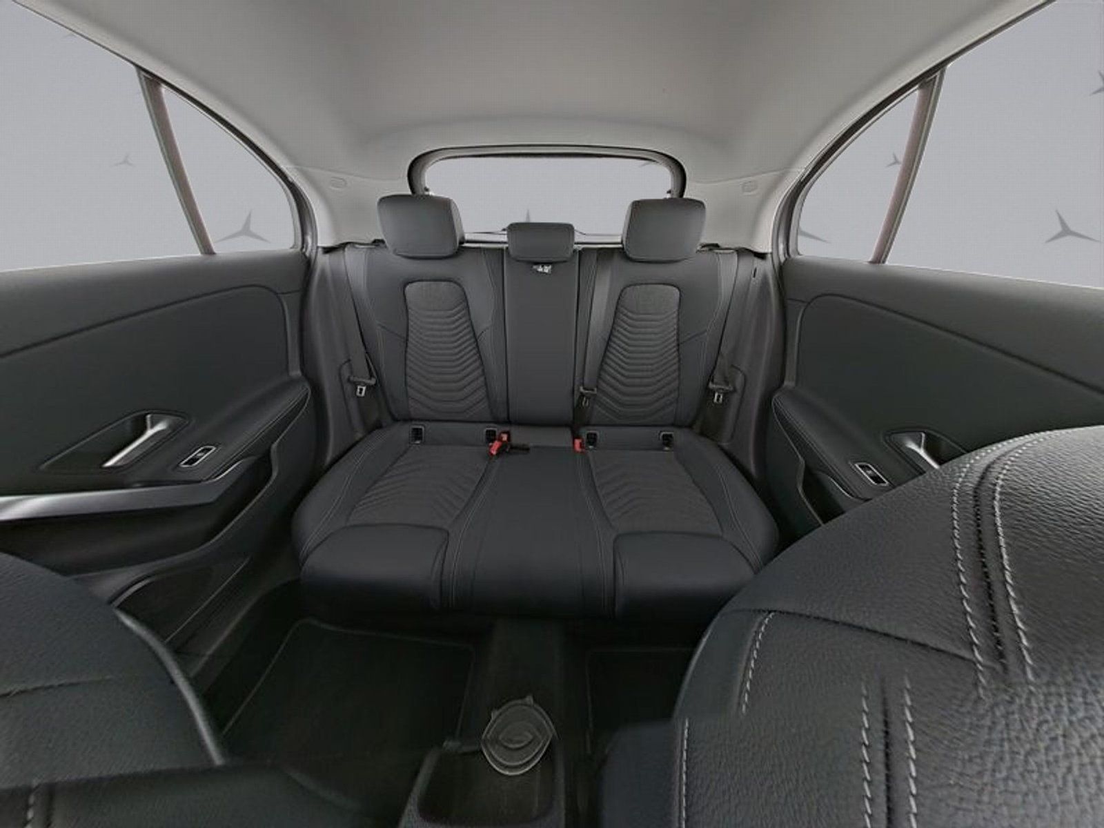 Mercedes-Benz A 180 PROGRESSIVE - Samsaru's Car Outlet