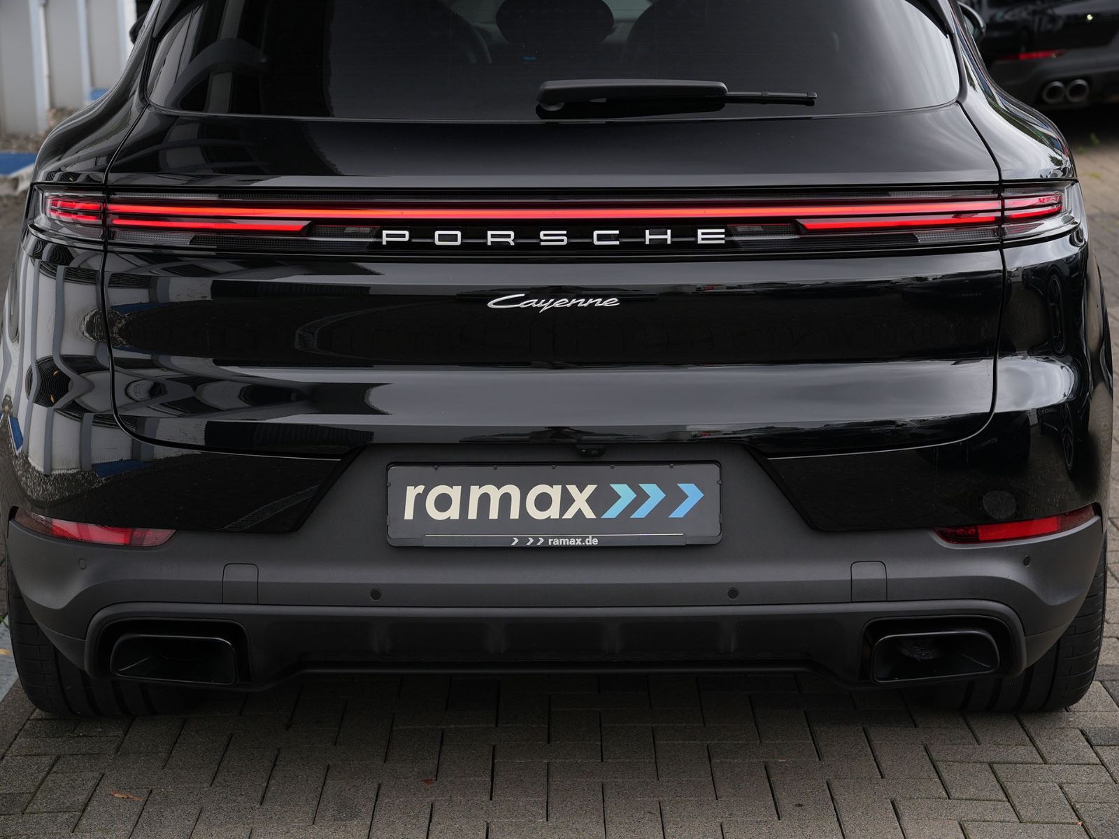 Porsche E-Hybrid MY24-INNODRIVE-ACC-LUFTF.-PANO-BOSE-RS