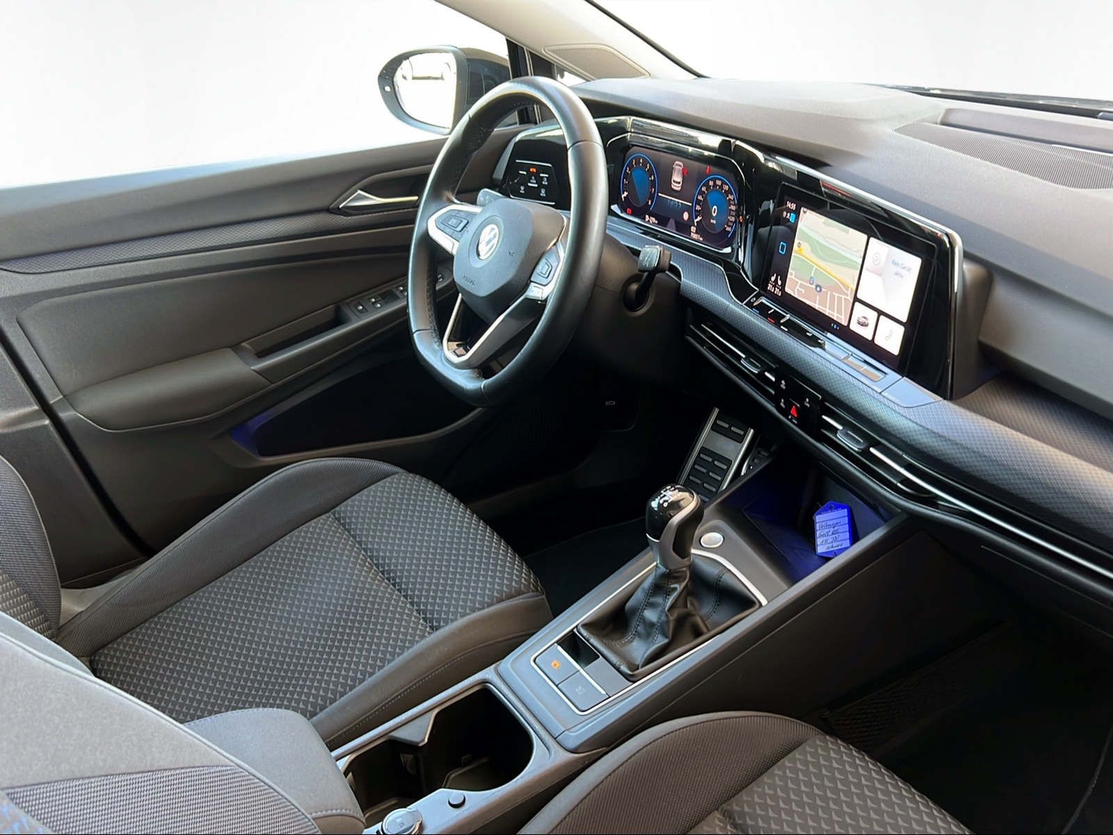 Volkswagen Golf VIII 1.5 TSI United - Samsaru's Car Outlet