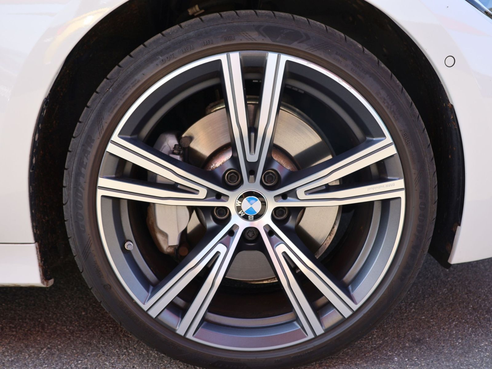 BMW 330 e Touring Advantage - Samsaru's Car Outlet