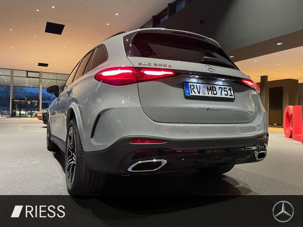 Mercedes-Benz GLC 300 d 4M AMG+PANO+AHK+STDHZG+DISTR+HUD+KEYL+