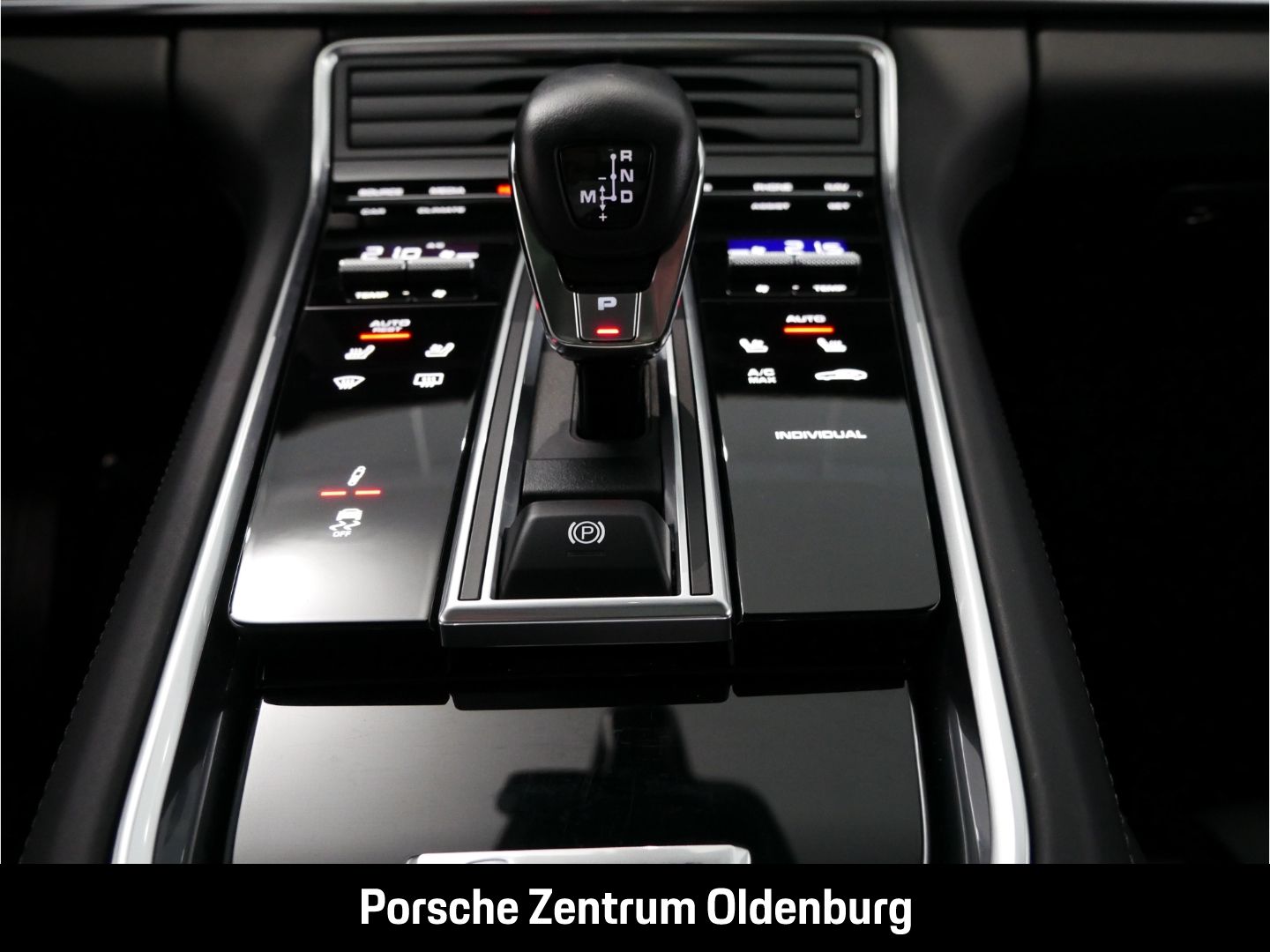 Porsche Panamera 4 E-Hybrid Platinum Edition Matrix LED