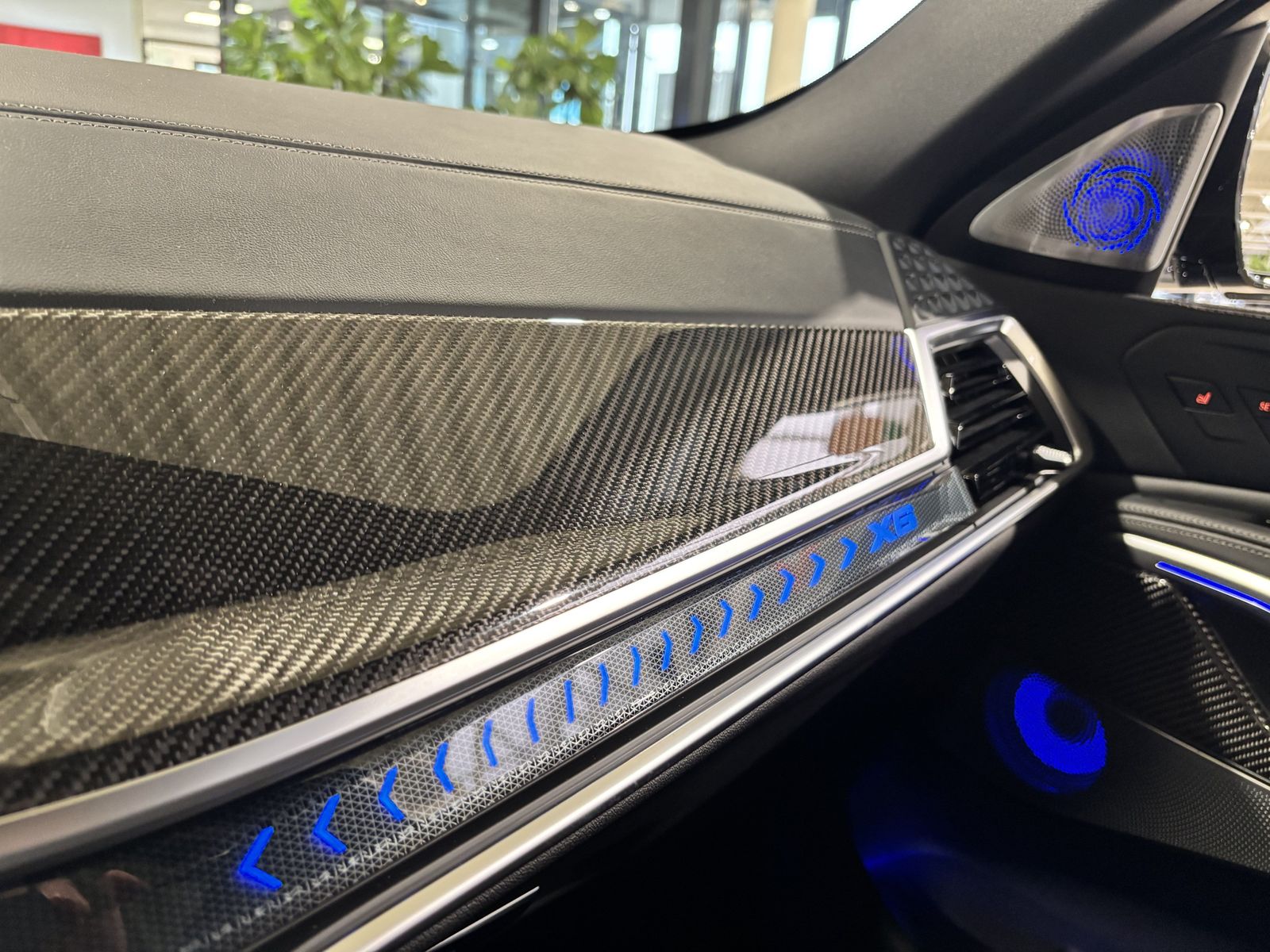 BMW X6 xDrive40d M SportPro B&W PANO HUD 360° AHK DA