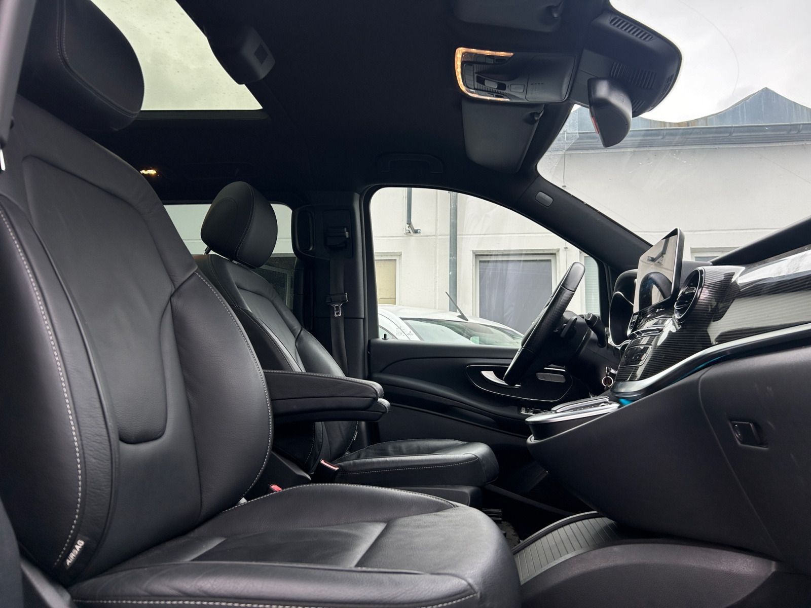 Mercedes-Benz V300d V-Klasse 4MATIC - Samsaru's Car Outlet