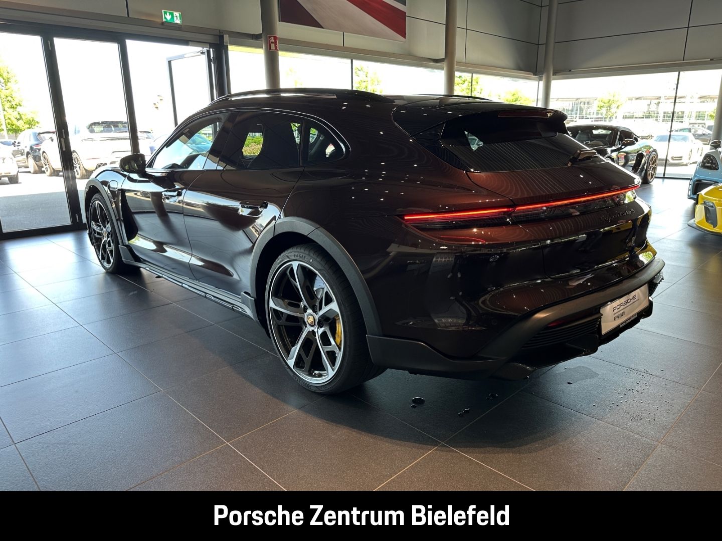 Porsche Taycan Turbo S Cross Turismo Burmester Panorama