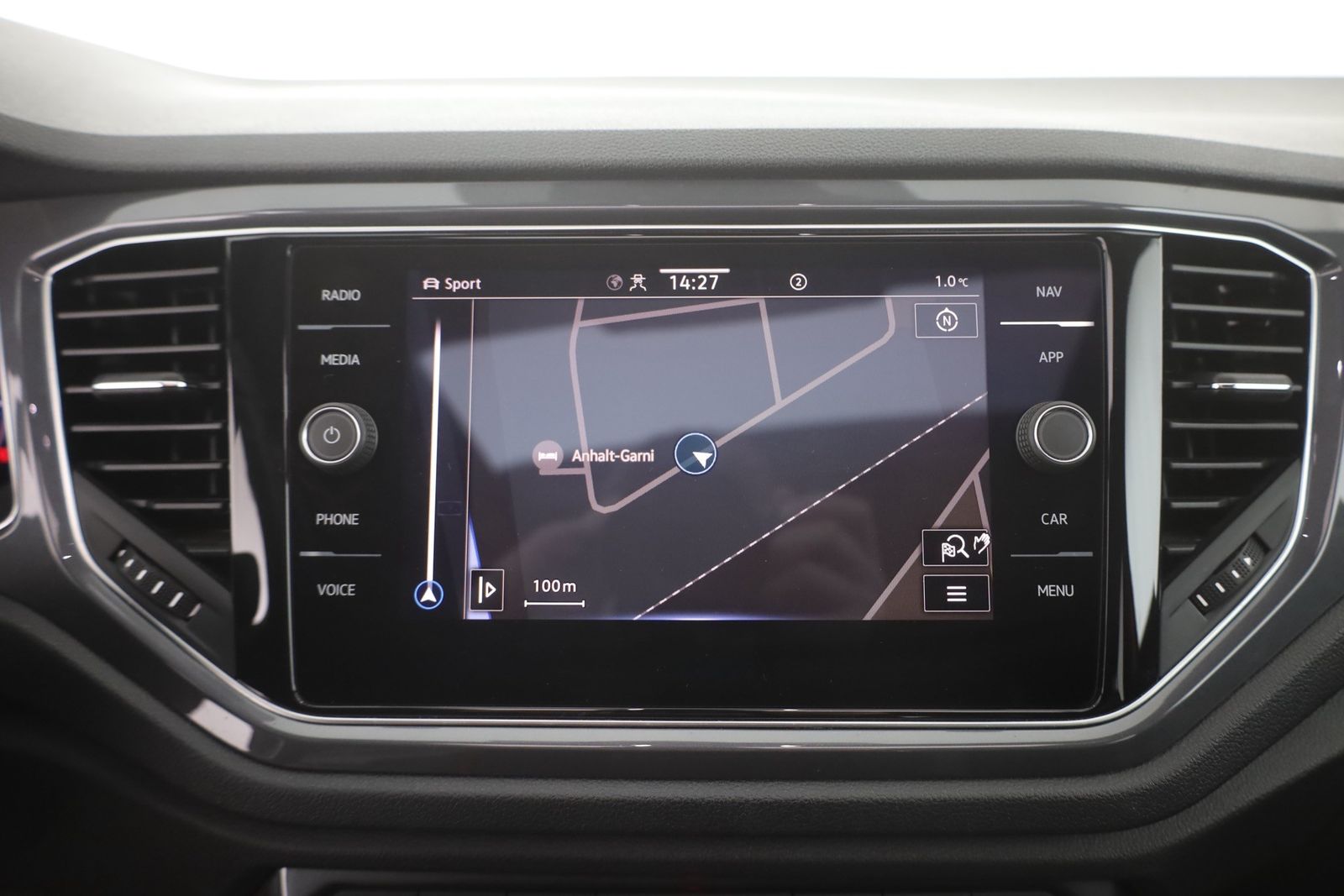 Volkswagen T-Roc 2.0 TDI DSG 4M R-Line - Samsaru's Car Outlet