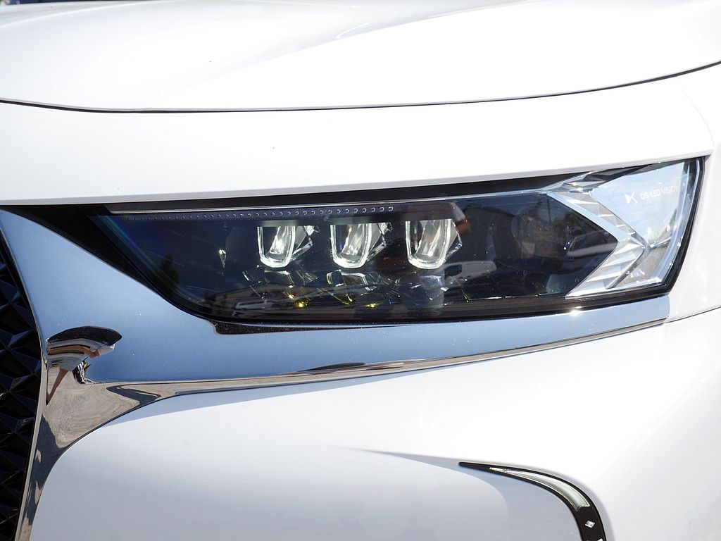DS Automobiles DS 7 Crossback E-Tense Rivoli 4x4 AKTIVSITZE LED