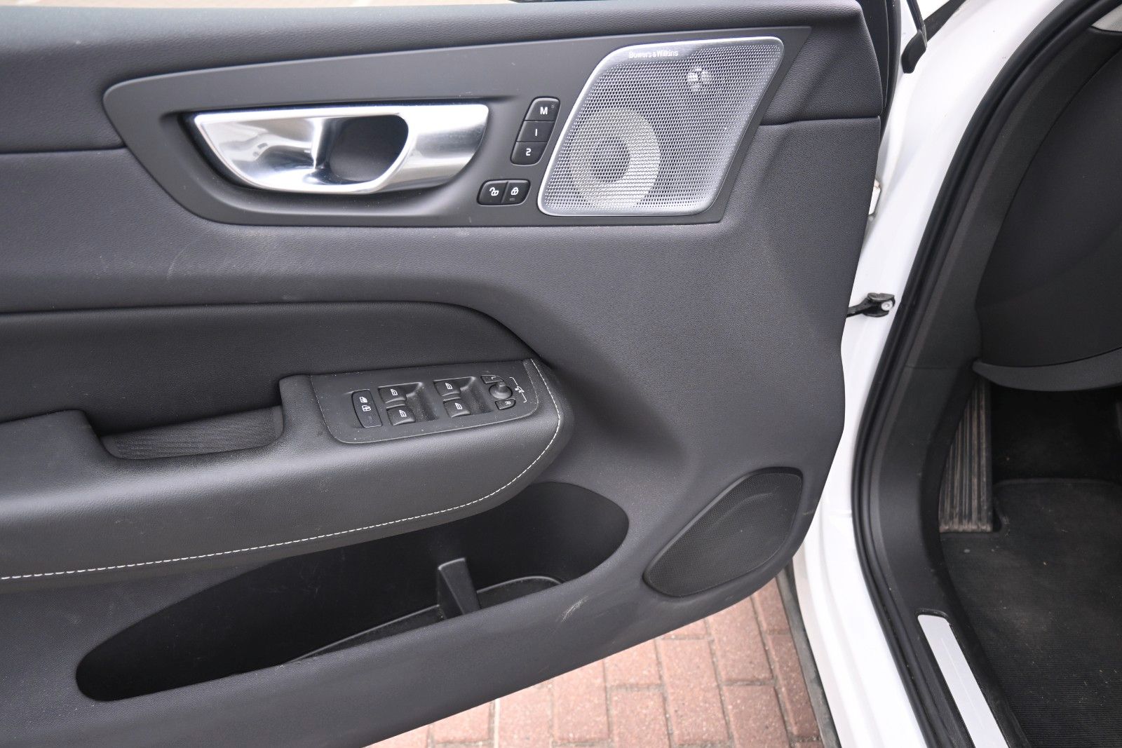 Volvo XC60 T8 PHEV Ultimate Dark*LUFT*360°*ACC*AHK*