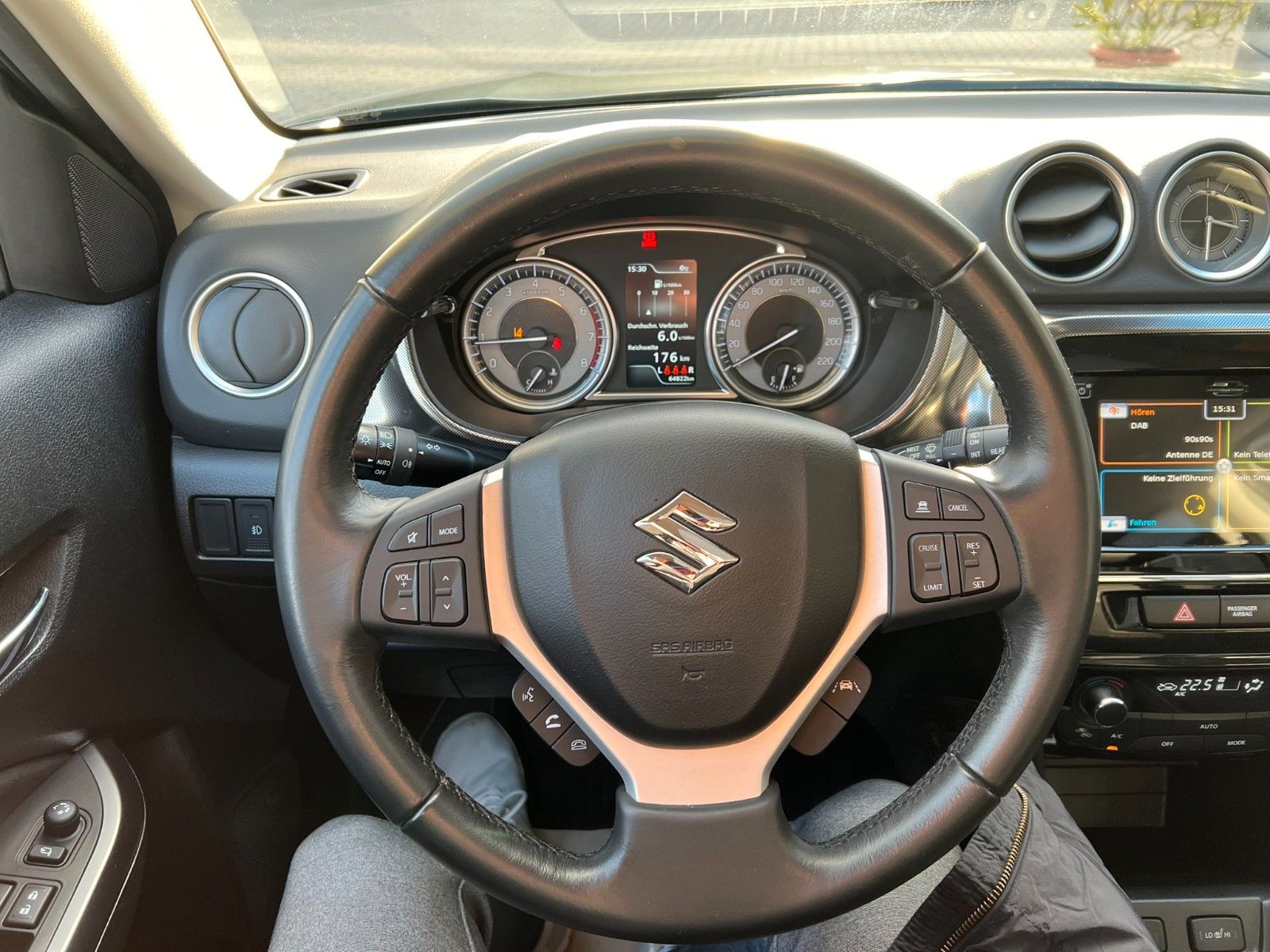 Suzuki Vitara 1.4 Mild-Hybrid Comfort+ - Samsaru's Car Outlet