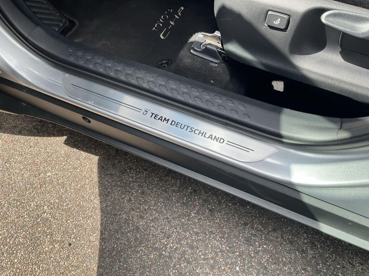 Toyota C-HR HYBRID TEAM D 1.8 16V - Samsaru's Car Outlet