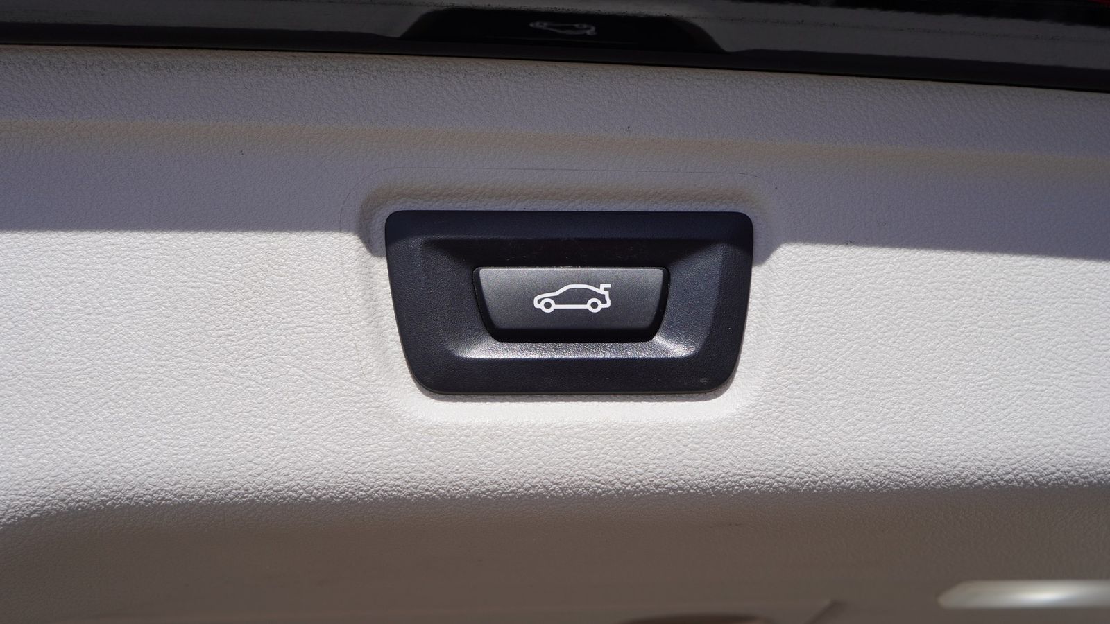 BMW 320e Touring xDrive Sport Line - Samsaru's Car Outlet