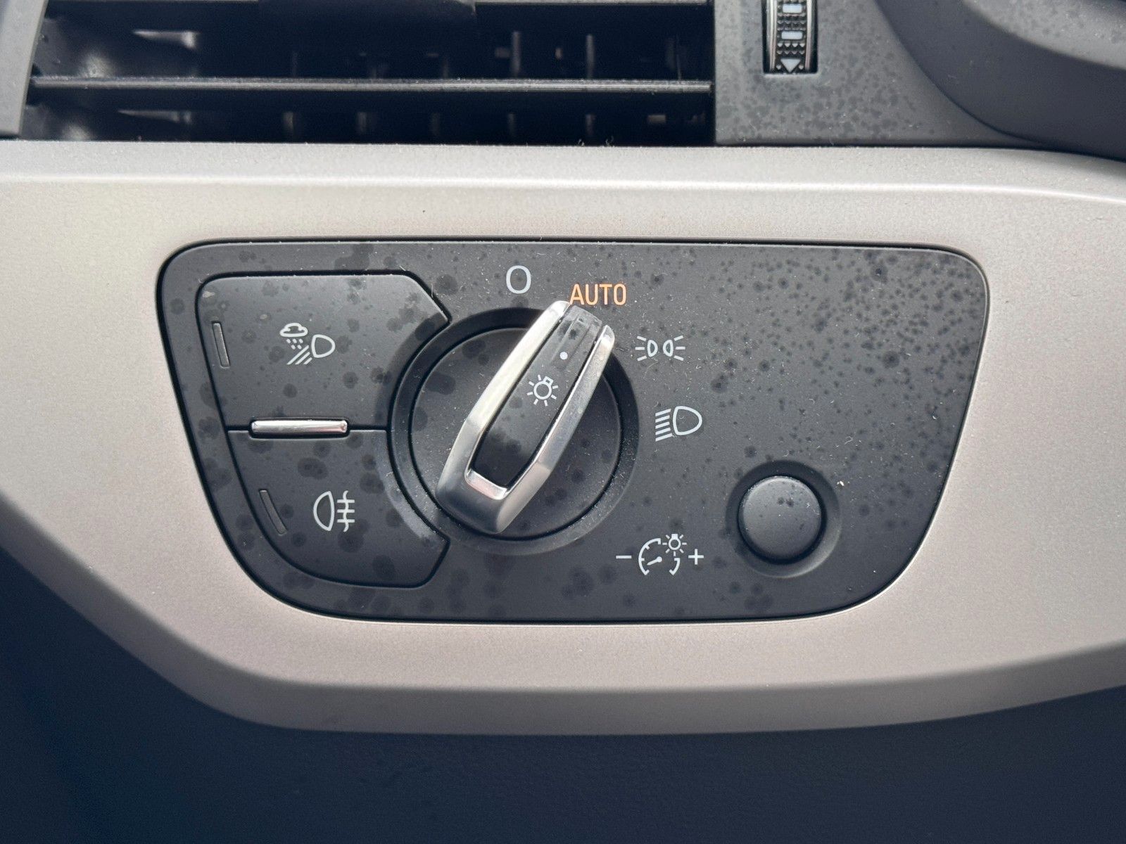 Audi A4 Av. 40 TDI S line S-Tr. - Samsaru's Car Outlet
