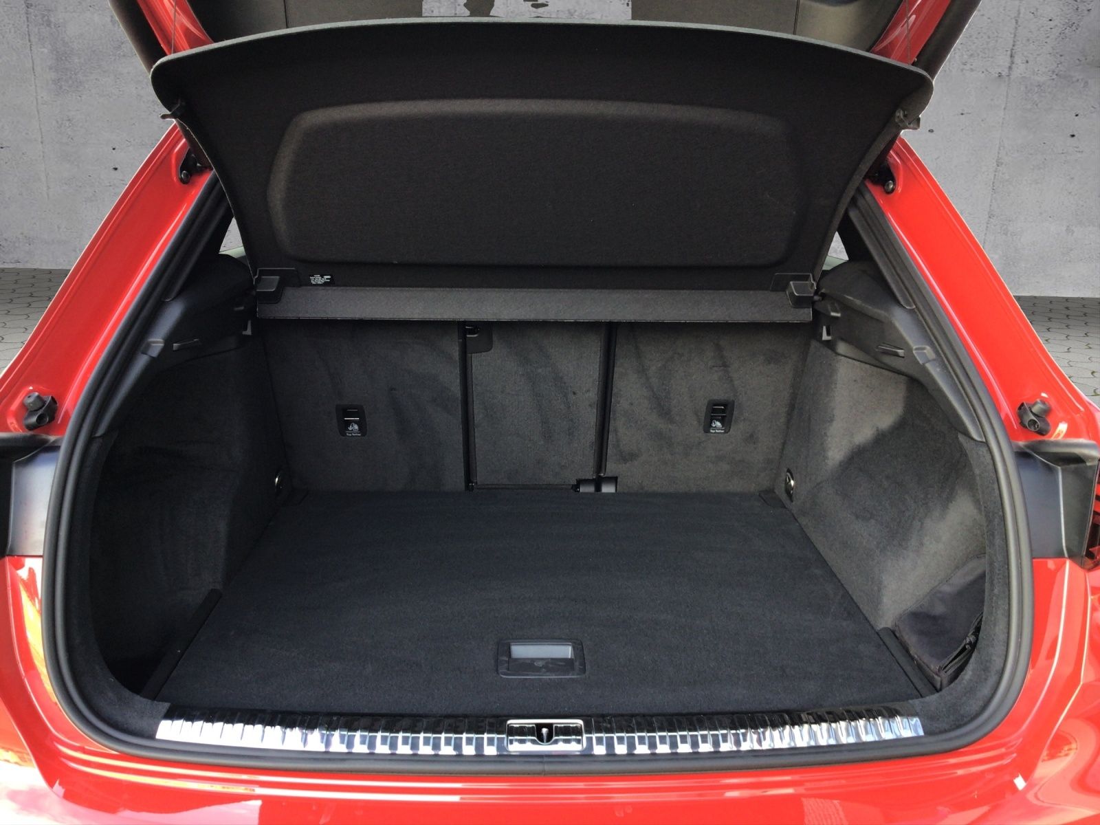 Audi Q3 advanced 40 TFSI S tronic quattro - Samsaru's Car Outlet