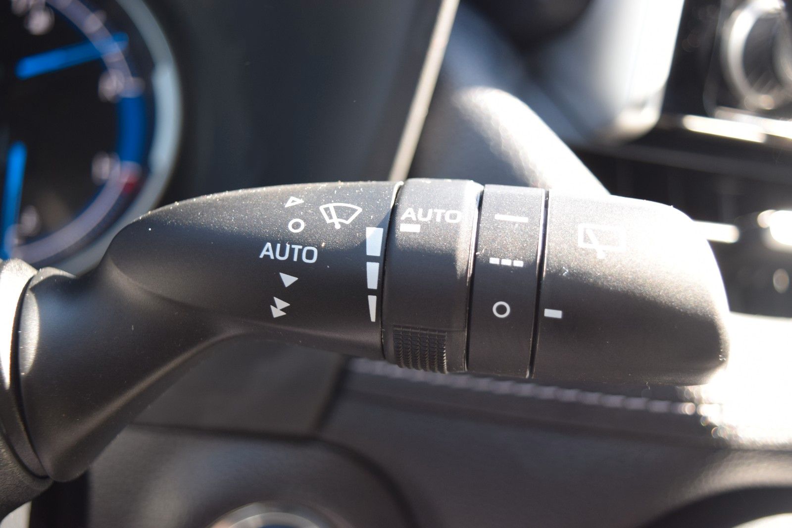 Toyota RAV 4 RAV4 Hybrid 4x2 Black Edition - Samsaru's Car Outlet
