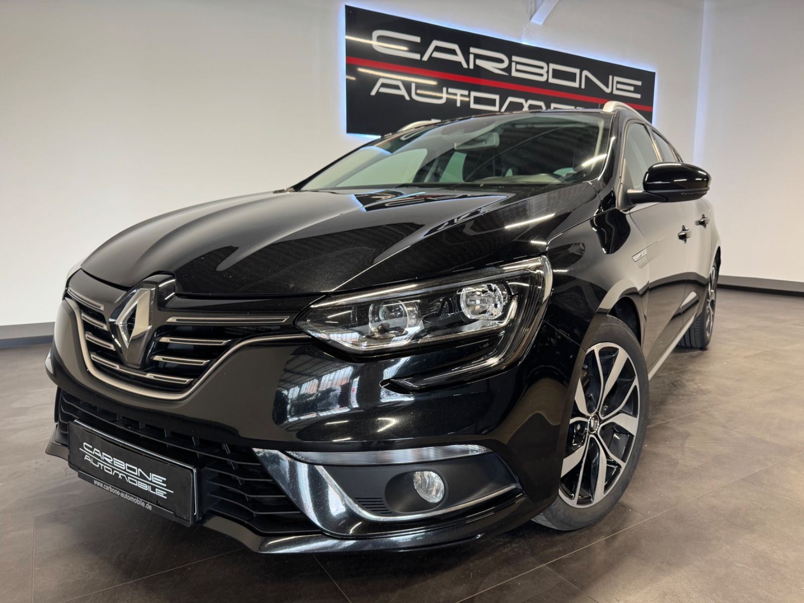 Renault Megane IV Grandtour BOSE-Edition - Samsaru's Car Outlet