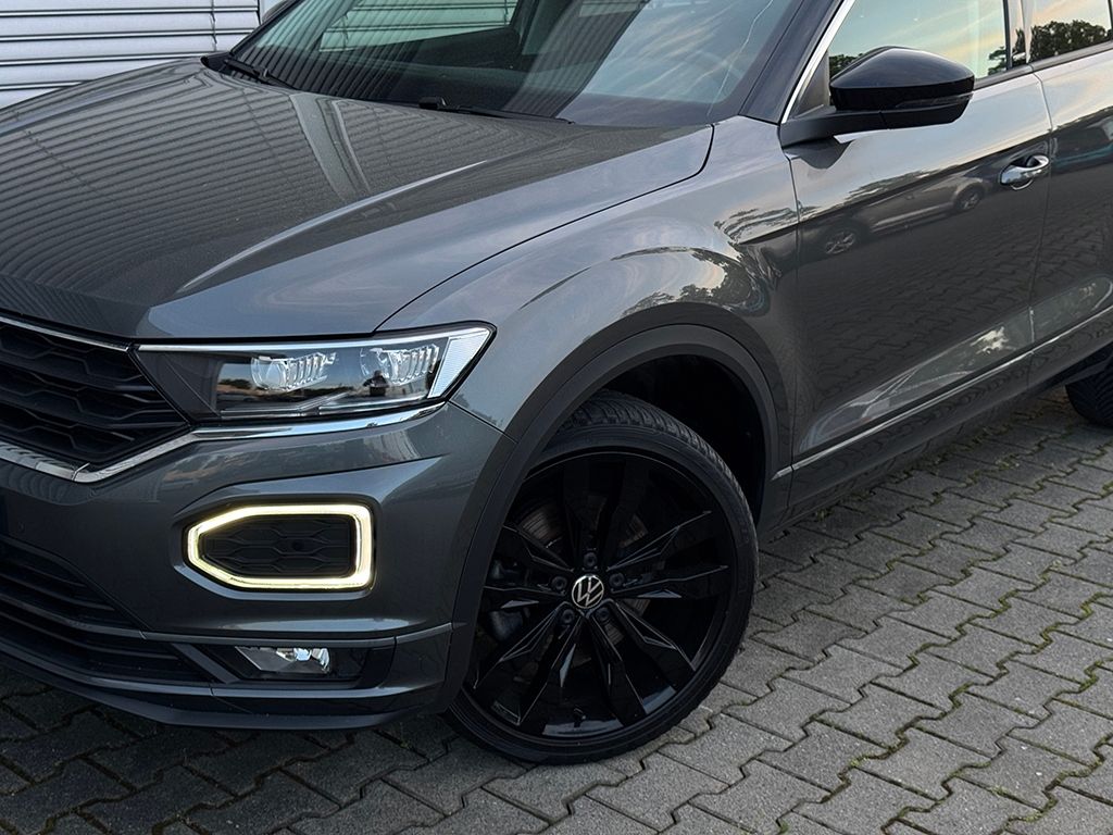 Volkswagen T-Roc 1.5 TSI DSG R-LINE - Samsaru's Car Outlet