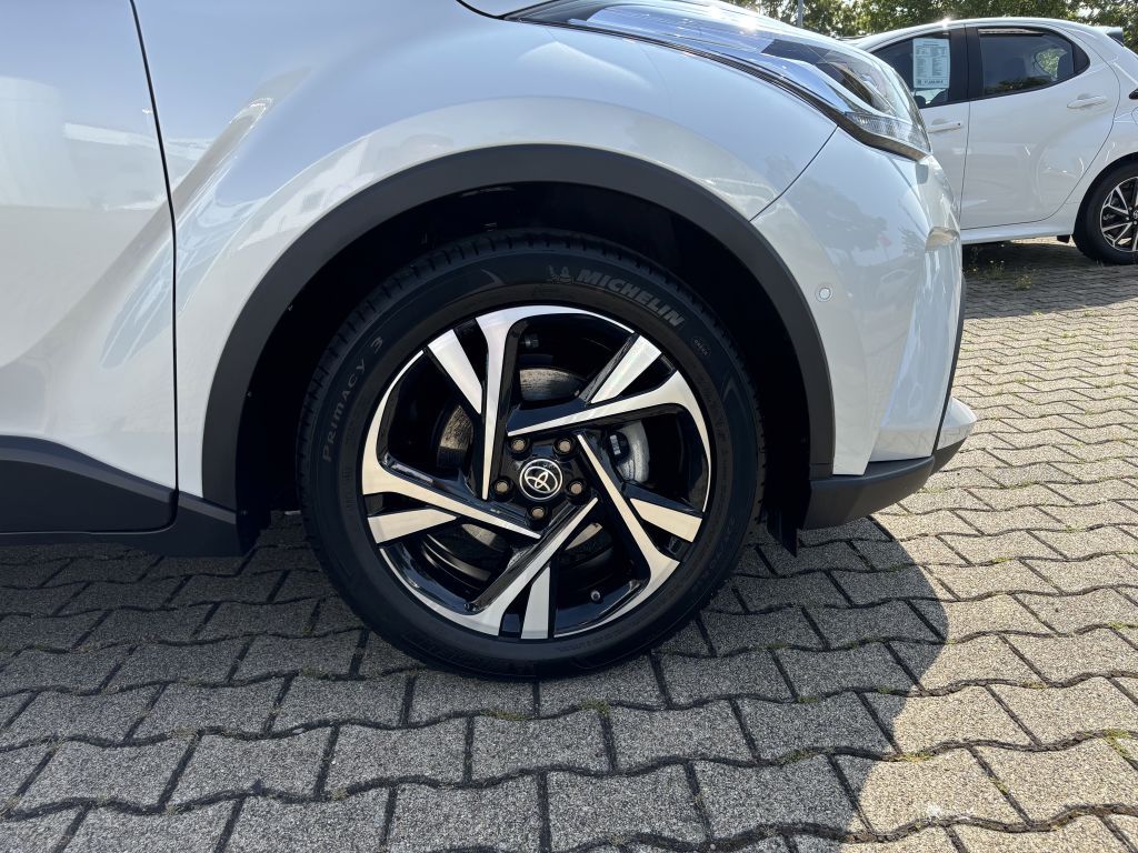 Toyota C-HR 2.0 Hybrid Team Deutschland