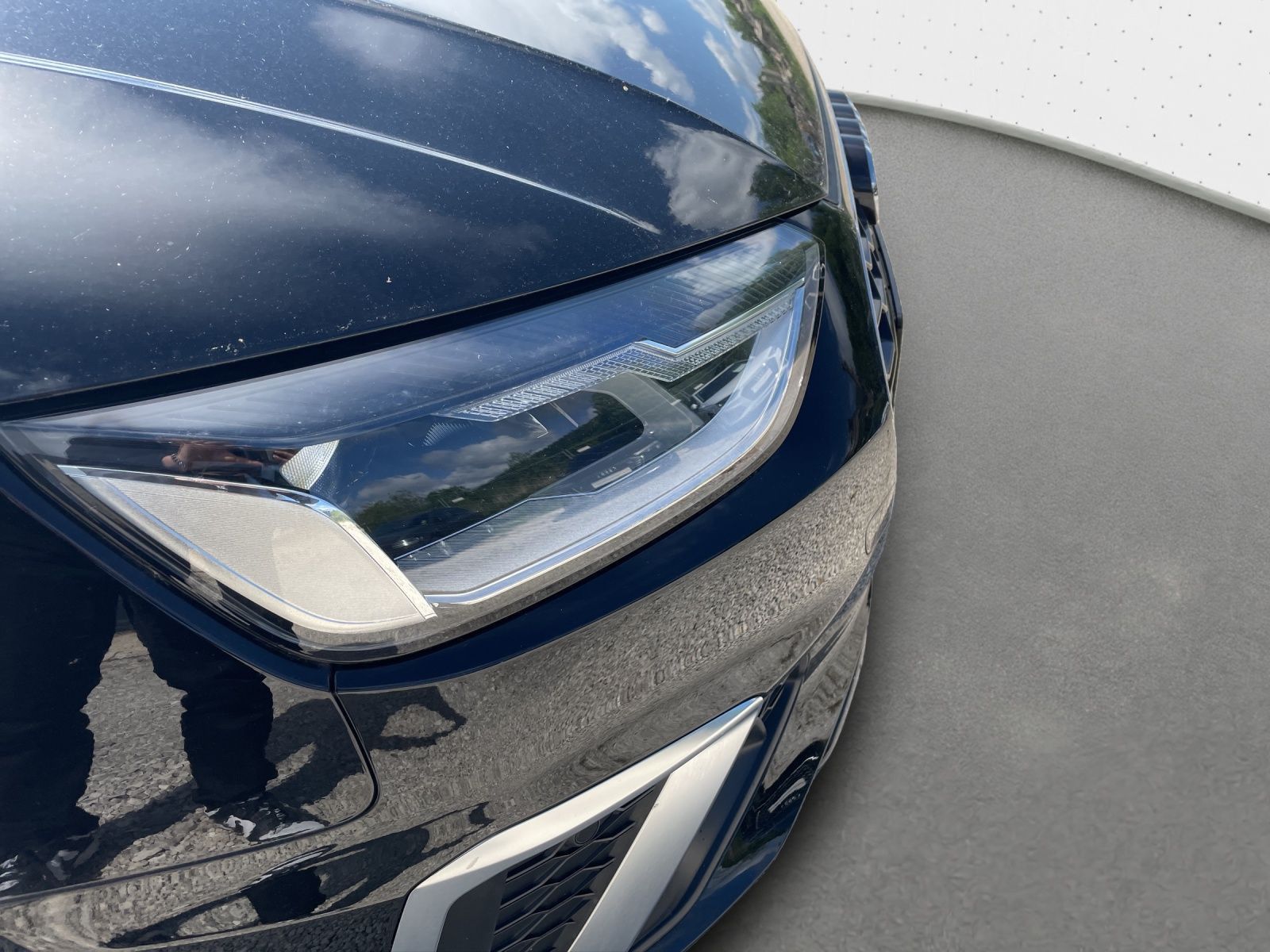 Audi A4 Avant 35 TFSI S line - Samsaru's Car Outlet