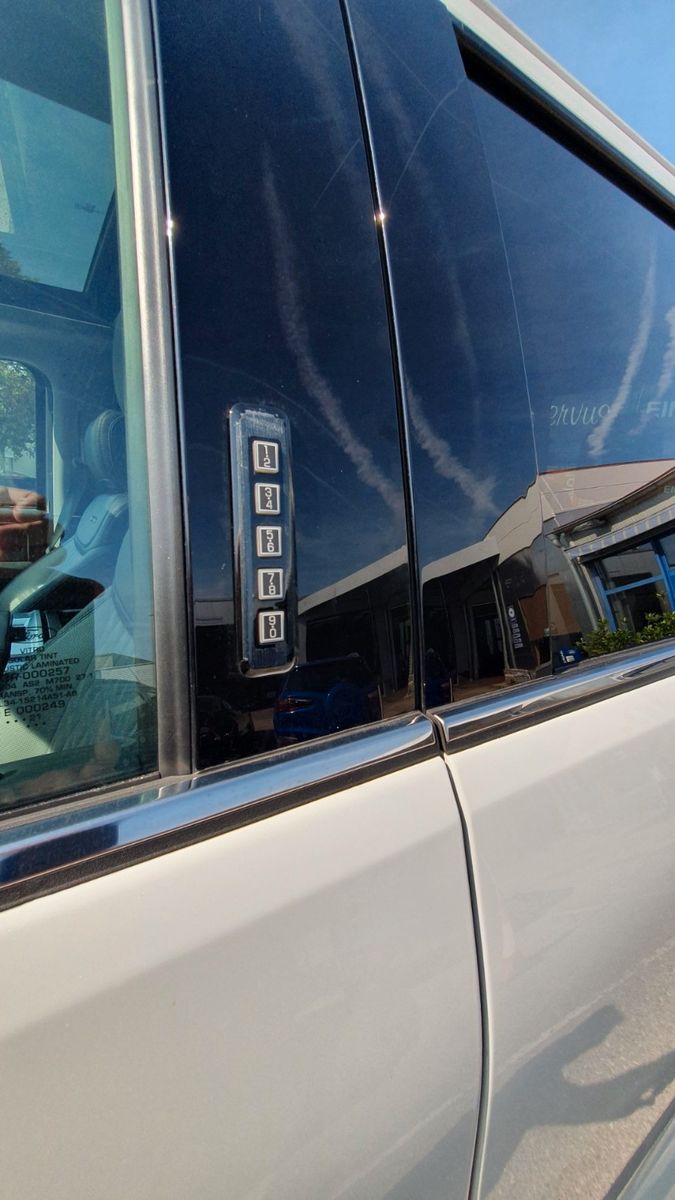 Ford F 150 Limited HYBRID 4x4 - Samsaru's Car Outlet